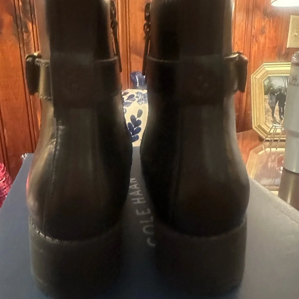 Women's Black Ankle Boots Cole Han - Picture 4 of 11